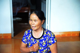 Người phụ nữ kể phút bị đạn lạc găm trúng ngực khi đang đi lễ chùa ở Vĩnh Phúc