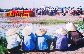 Những hình ảnh tang thương về cơn bão Linda khiến 3.000 người chết và mất tích