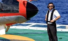 Đưa tro cốt phi công tử nạn ở Anh về Việt Nam