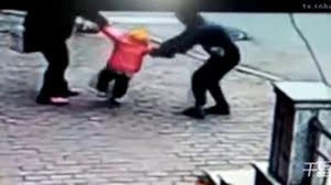 Người làm thuê rủ đồng bọn bắt cóc con ông chủ để đòi 2 tỷ đồng tiền chuộc