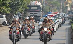 200 CSGT được trang bị vũ khí tuần tra quốc lộ 1A dịp năm mới