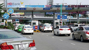 Cục Hàng không đề xuất tạm dừng thu phí vào sân bay