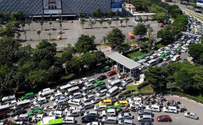 Đề xuất tạm dừng thu phí vào sân bay: Bộ GTVT lên tiếng?