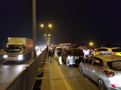 Đường vành đai 3 tê liệt từ chiều đến đêm, xe cộ ùn tắc 8km