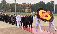 Lãnh đạo Đảng, Nhà nước viếng lăng Chủ tịch Hồ Chí Minh kỷ niệm 88 năm Ngày thành lập Đảng