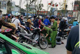 Truy đuổi xe khách lạng lách đánh võng, công an bị tài xế hành hung