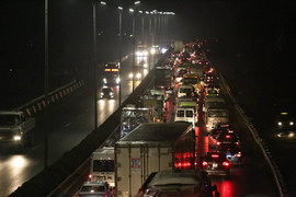 Tai nạn liên tiếp, cao tốc Pháp Vân - Cầu Giẽ ùn tắc từ chiều đến đêm