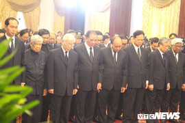 Tổng Bí thư Nguyễn Phú Trọng đến viếng, viết lời tiếc thương nguyên Thủ tướng Phan Văn Khải