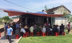 Đứng trên thác nước chụp ảnh, nữ sinh trượt chân chết đuối