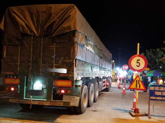 Hàng loạt xe nghi quá tải 'qua mặt' trạm cân ở Hải Phòng