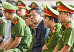 Xét xử đường dây đánh bạc nghìn tỷ đồng: Vì sao ông Phan Văn Vĩnh không bị kê biên tài sản?