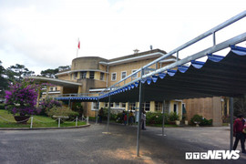 Ai cho dựng hành lang mái che tại Dinh Bảo Đại 3?