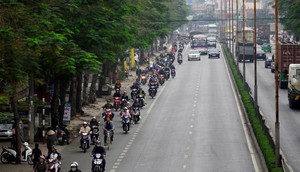 Chuyên gia đề xuất tách làn đường riêng cho xe máy