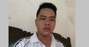 Cô giáo nói học sinh giật mình tự chọc tay vào mắt: Phụ huynh bức xúc