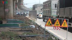 Hà Nội xén dải phân cách đường Vành đai 3 đoạn Giải Phóng - Pháp Vân để giảm ùn tắc