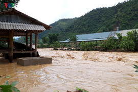 Ảnh: Huyện nghèo ở Lai Châu tan hoang sau cơn lũ đầu mùa