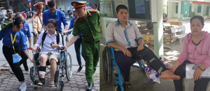 Ảnh: Xúc động 2 thí sinh ngồi xe lăn đến dự thi THPT Quốc gia 2019