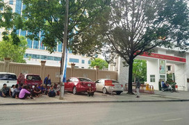 Công an Thanh Hóa triệu tập 5 kẻ đánh nhau ở biển Hải Tiến: Hàng chục phụ nữ tụ tập đòi thả người