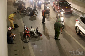 Hai xe máy tông nhau trong hầm Kim Liên, một người bị thương nặng