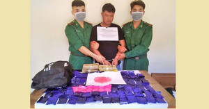 Bắt người đàn ông quốc tịch Lào mang 24.000 viên ma tuý tổng hợp vào Việt Nam