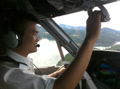 Chàng phi công Việt đầu tiên lái thủy phi cơ qua 5 quốc gia về nước