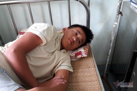 Chìm tàu cá Nghệ An: 4 thuyền viên nhai bèo tây, uống sữa hết hạn cầm cự suốt 25 giờ