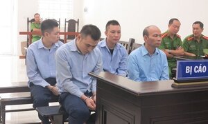 Nữ nhân viên quán karaoke bị quản lý cũ xông vào nhà bắt cóc, đòi tiền chuộc