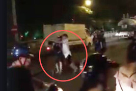 Xuống đường mừng tuyển Việt Nam chiến thắng, nam thanh niên bị nhóm côn đồ đánh đến nguy kịch