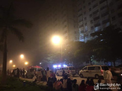 Chung cư ở Nghệ An bốc cháy dữ dội lúc rạng sáng, nhiều người mắc kẹt