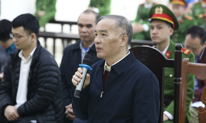 Bị cáo Lê Nam Trà: 'Từ lúc Bộ trưởng phát lệnh đến giờ đặt bút ký chỉ đúng một tiếng'