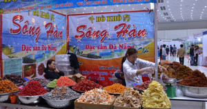 Đà Nẵng dán tem truy xuất nguồn gốc thực phẩm tại chợ truyền thống