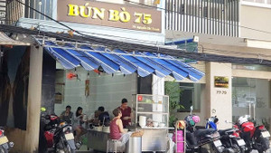 Chủ quán bún bò ở Đà Nẵng ‘chặt chém’, chửi du khách
