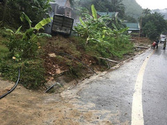 Xe tải chở bia tông vào nhà dân ở Thanh Hóa khiến 2 người chết