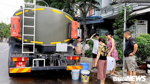Đà Nẵng lại họp khẩn, huy động xe quân đội cấp nước cho dân