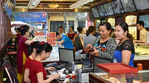 Giá vàng hôm nay 7/5 'bốc hơi' 250.000 đồng/lượng