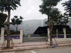 Ai cấp phép cho Khu nhà mẫu dự án Kosmo Tây Hồ xây dựng trên đất công?