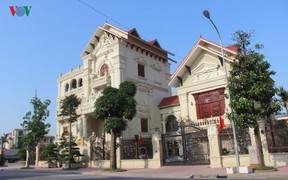 Những tòa lâu đài song sinh 'đốt tiền' của đại gia Việt