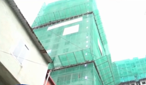 Sống trong căn nhà nứt toác, hàng trăm cư dân mất ăn mất ngủ