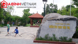 Hà Nội: Khu vui chơi tiền tỷ xuống cấp, ngập trong cỏ dại