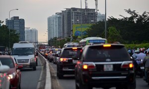 Nhồi nhét cao ốc vào trung tâm, hạ tầng nào chịu nổi?
