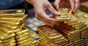 Giá vàng hôm nay 10/11: Lao dốc không phanh