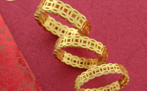 Giá vàng lao dốc không phanh