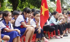 Hiệu trưởng chưa được bổ nhiệm, cả trường không được nhận giấy khen
