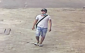 Một tài xế Grabbike bị khách kề dao không chế, cướp xe máy