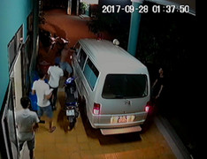 Tài xế xe cứu thương bị nhóm côn đồ hành hung ngay trước phòng cấp cứu