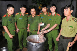 Công an nổ súng trấn áp nhóm người nấu cao hổ ở Đồng Nai