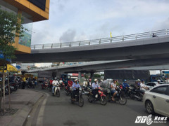 Ngày mai, thông xe nhánh cầu vượt 'giải cứu' cửa ngõ Tân Sơn Nhất
