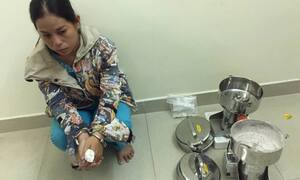 Bắt 'bà trùm' ma túy sắm cả máy đếm tiền để giao dịch cho nhanh