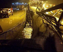 Sập cầu ở Sài Gòn: Tài xế xe tải hét lên kêu cứu rồi rơi xuống sông