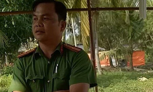 Đình chỉ công tác trưởng công an xã bị tố dẫn người đi đánh dân